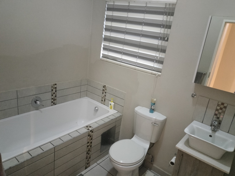 To Let 3 Bedroom Property for Rent in Waterkloof East North West